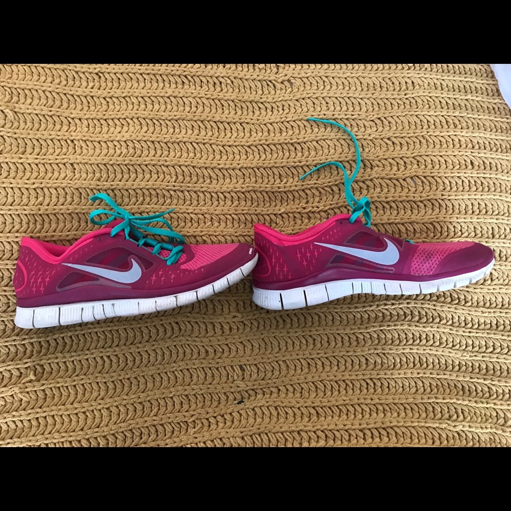 Nike Running Shoes - Picture 3 of 5
